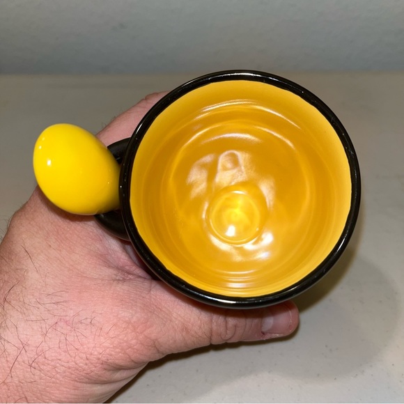 Las Vegas nevada ice cream cup with spoon Souvenir black/yellow never used - Picture 4 of 4